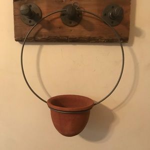 Metal hanging plant holder